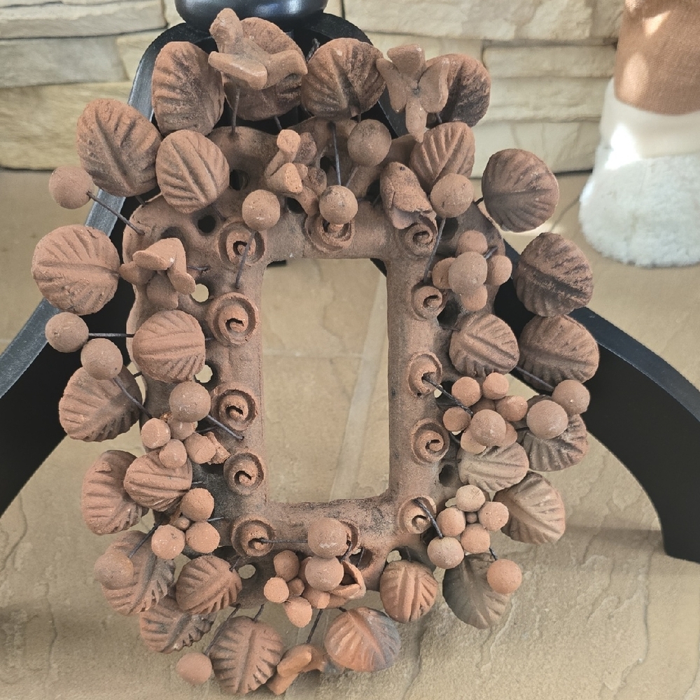 Decorative Rustic Brown Leaf & Berry Photo Frame